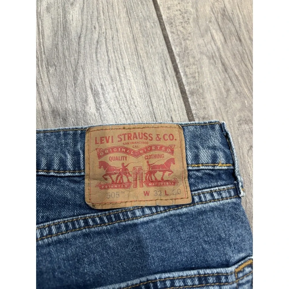 Levi's 505 Men's Regular Fit Straight Leg Jeans W33 L30 Medium Wash Blue Denim
